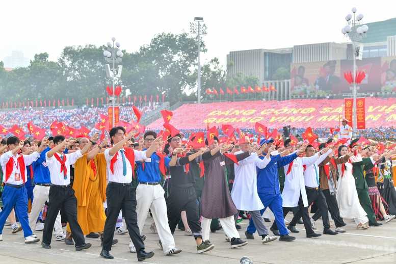 PHÁT HUY SỨC MẠNH ĐẠI ĐOÀN KẾT TOÀN DÂN TỘC ĐỂ PHÁT TRIỂN ĐẤT NƯỚC